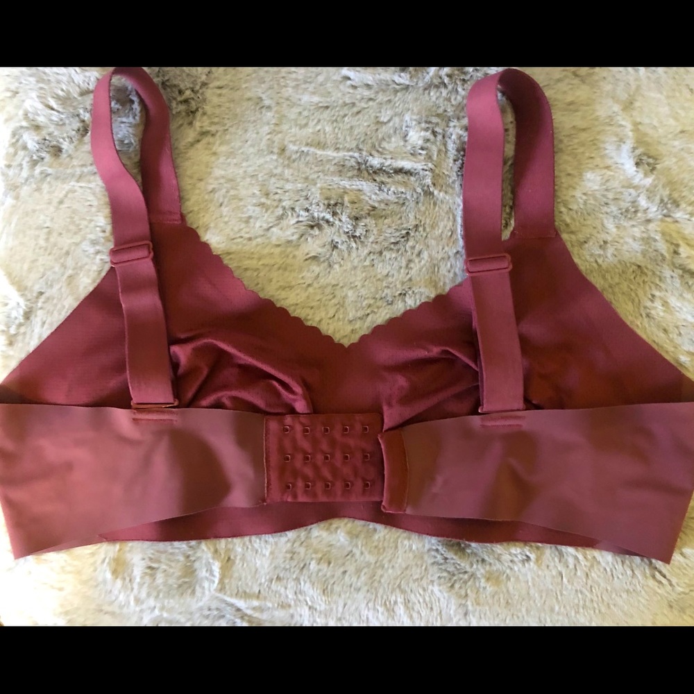 Knix Scalloped V-Neck Evolution Bra
